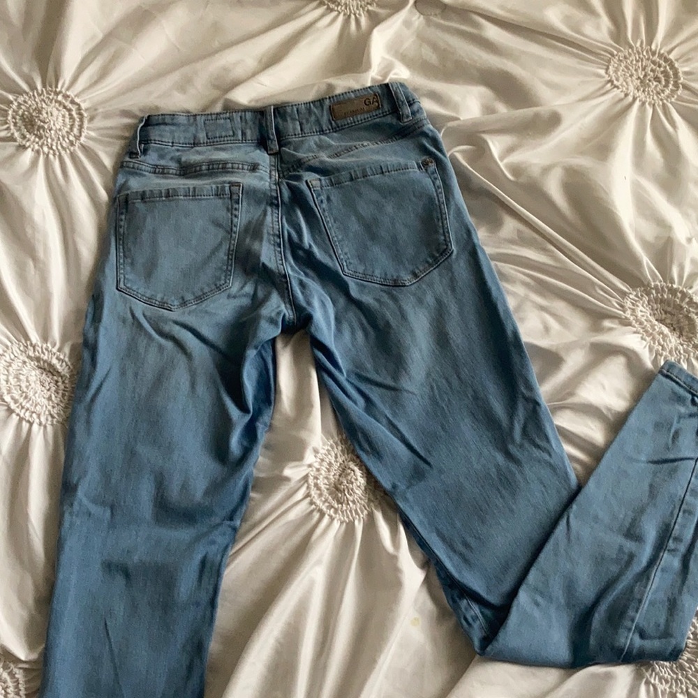 Mid rise skinny blue jeans